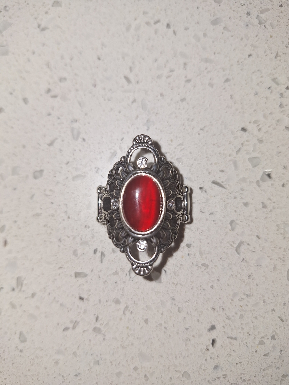 NWOT Vintage-Inspired Red Oval Stone Filigree Ring